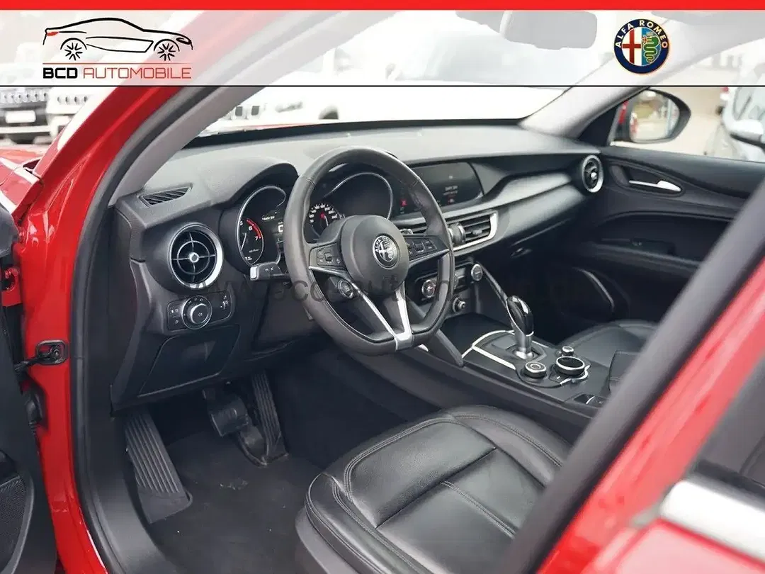 Alfa Romeo Stelvio Q4 Super Veloce - Thumbnail 13