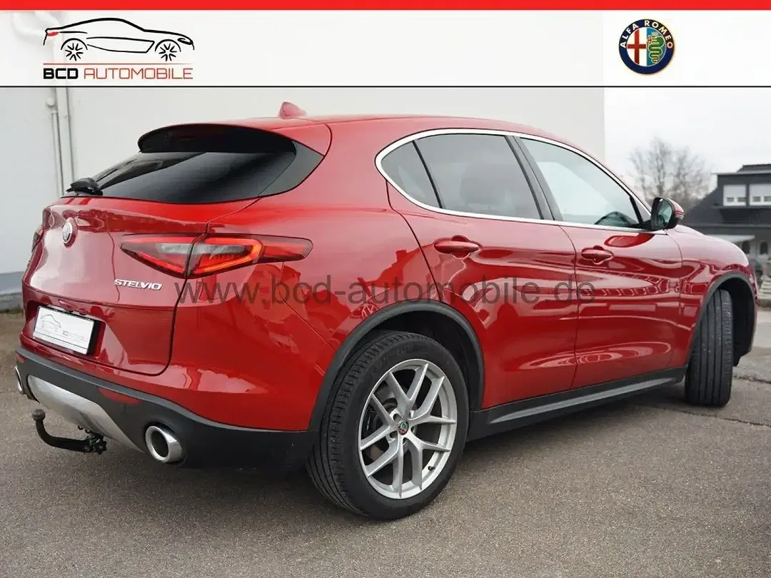 Alfa Romeo Stelvio Q4 Super Veloce - Thumbnail 4