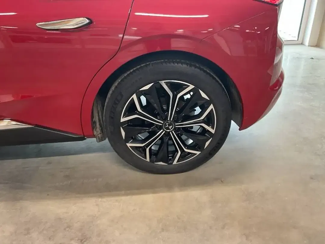 DS Automobiles DS 4 - Thumbnail 11