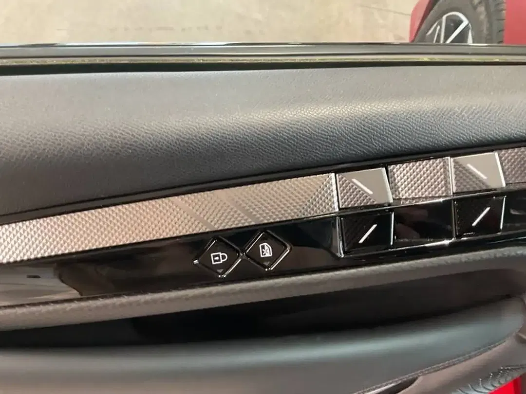 DS Automobiles DS 4 - Thumbnail 12