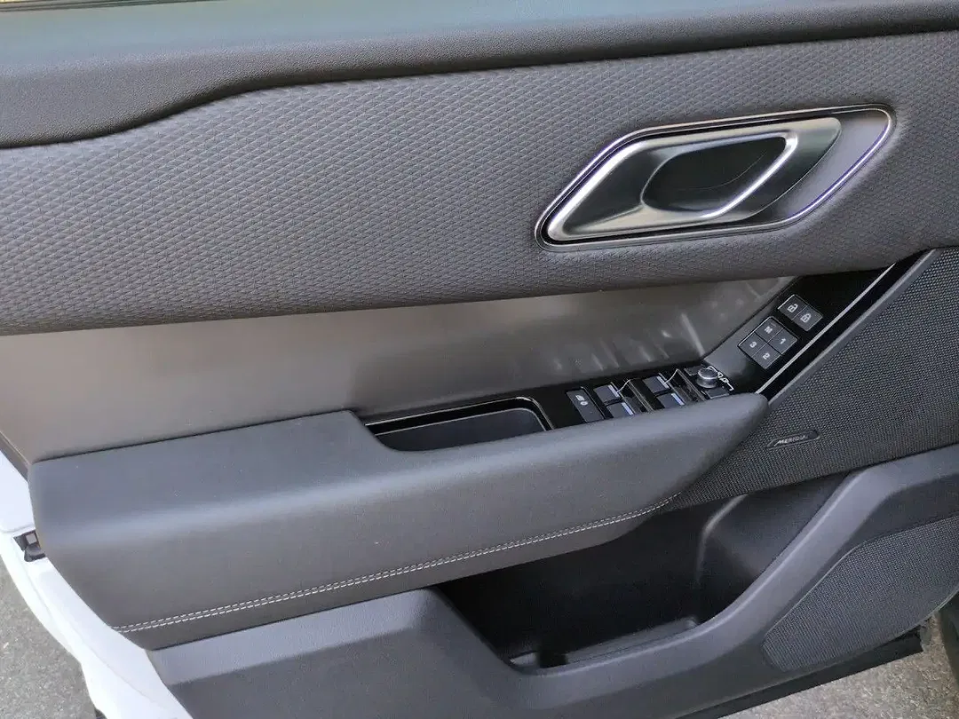 Land Rover Range Rover Velar P400e Hybrid S - Thumbnail 5