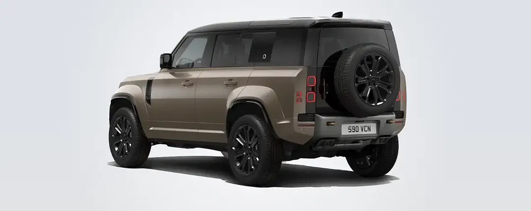 Land Rover Defender 4x4 OCTA 110 - Thumbnail 3