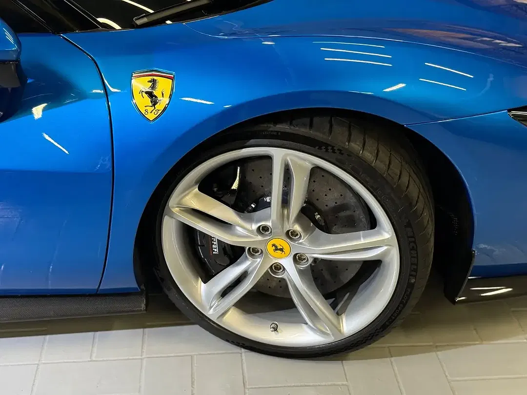 Ferrari 296 GTS - foto 15