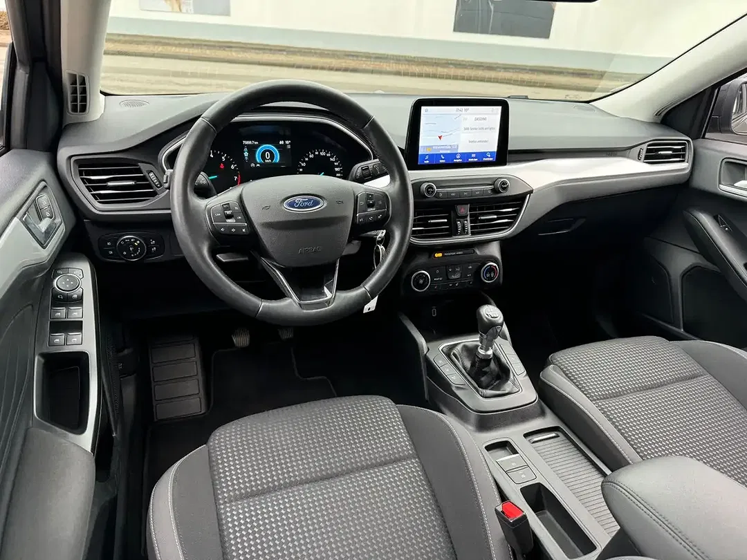 Ford Focus - Thumbnail 12