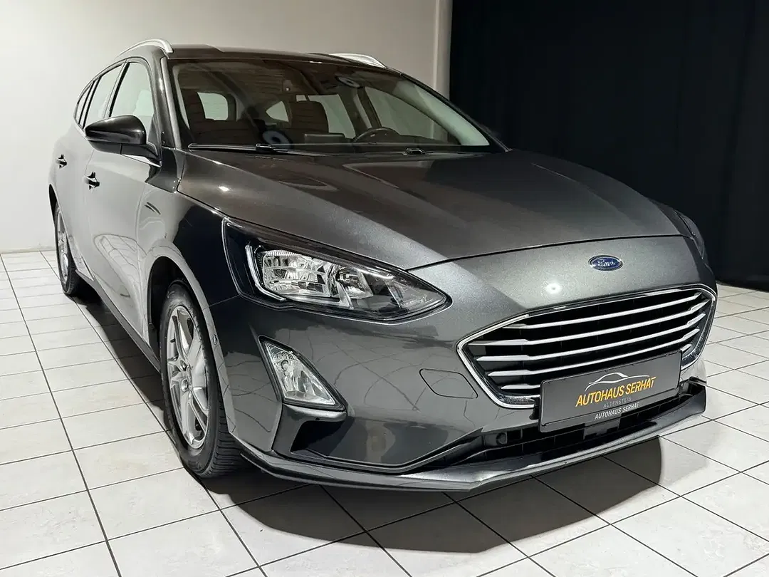Ford Focus - Thumbnail 3