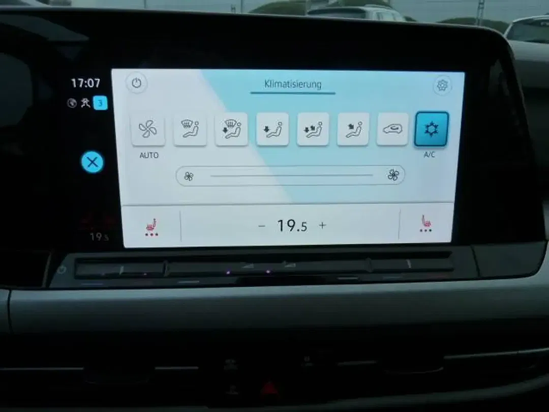 Volkswagen Golf Variant 2.0 Life Business Sound - Thumbnail 18