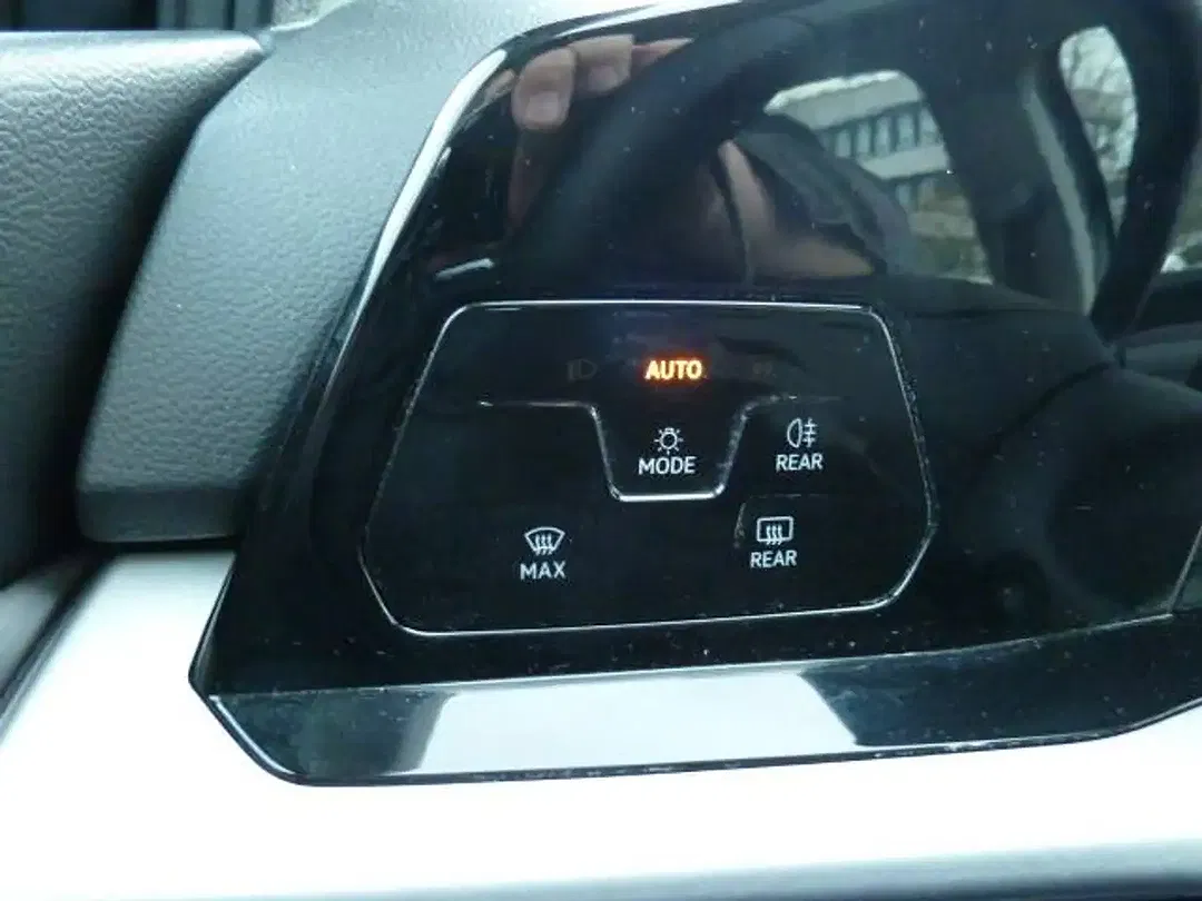 Volkswagen Golf Variant 2.0 Life Business Sound - Thumbnail 25