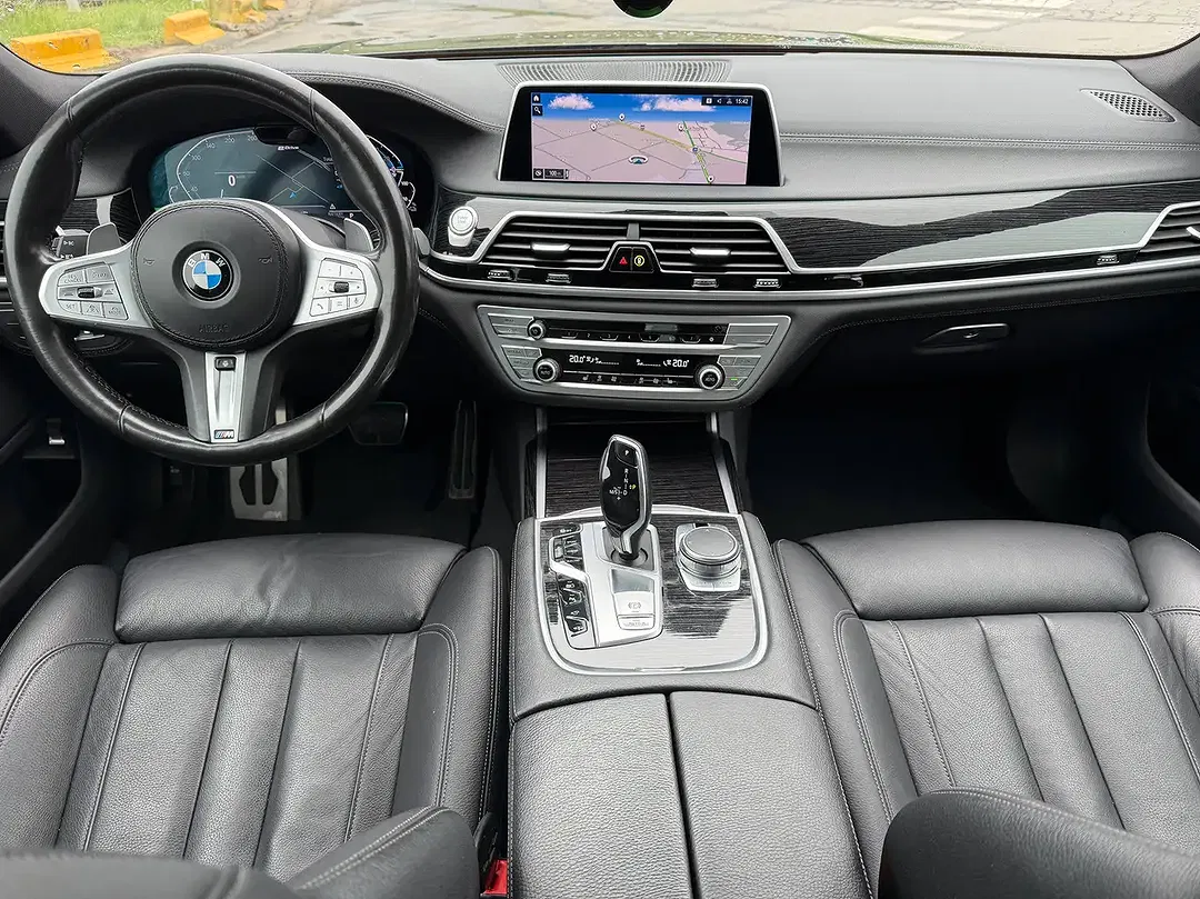 BMW 745 M - Thumbnail 4