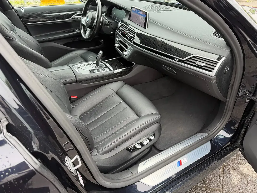 BMW 745 M - Thumbnail 5