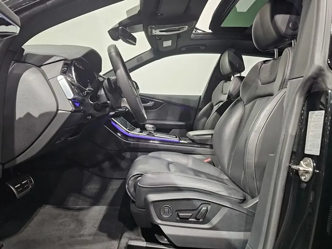 Audi SQ8 Matrix LED Black Edition - Thumbnail 12