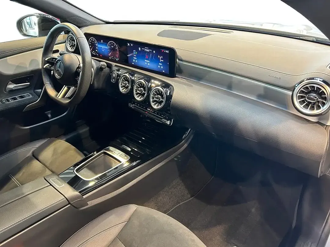 Mercedes-Benz CLA 200 AMG MBUX Night - Thumbnail 6