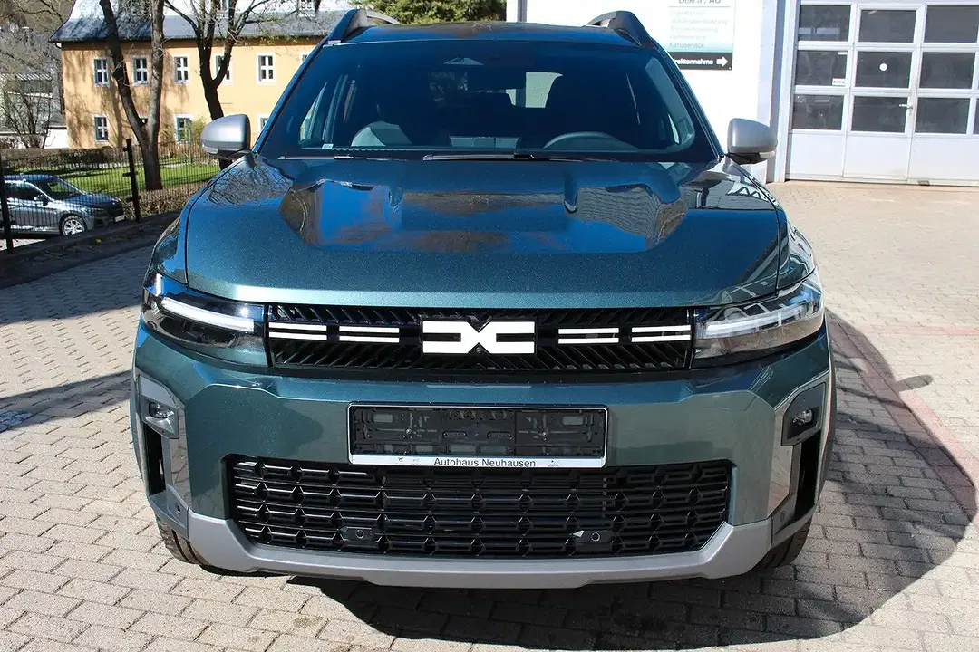 Dacia Bigster Hybrid Journey - Thumbnail 1