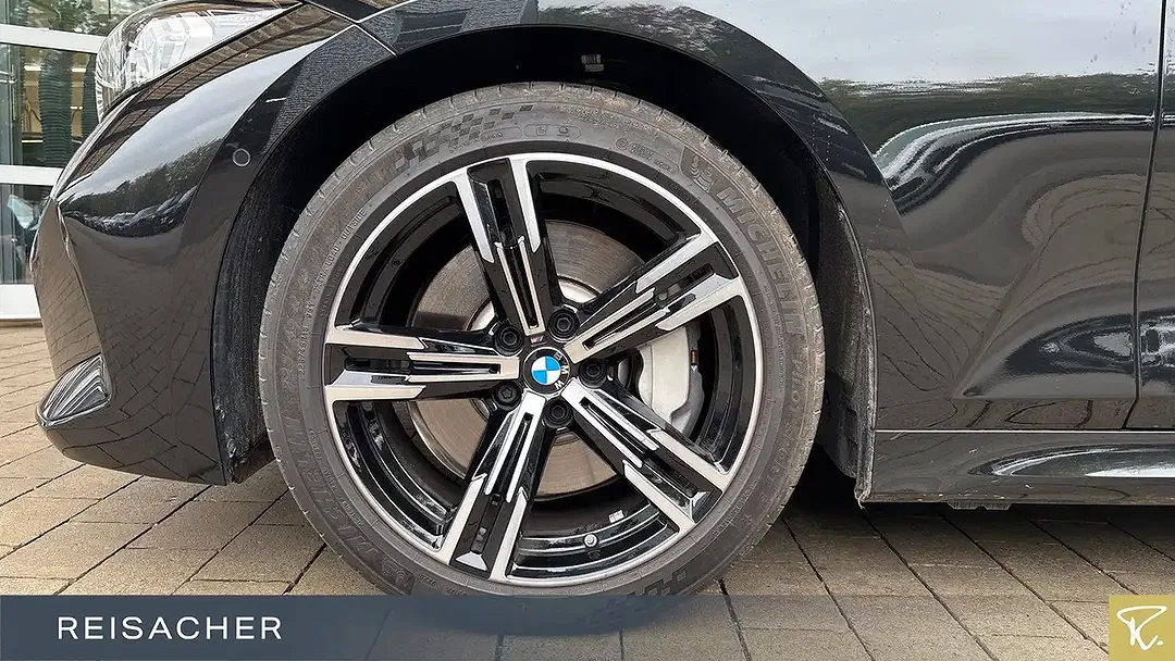 BMW 330 xDrive M Sport - Thumbnail 3