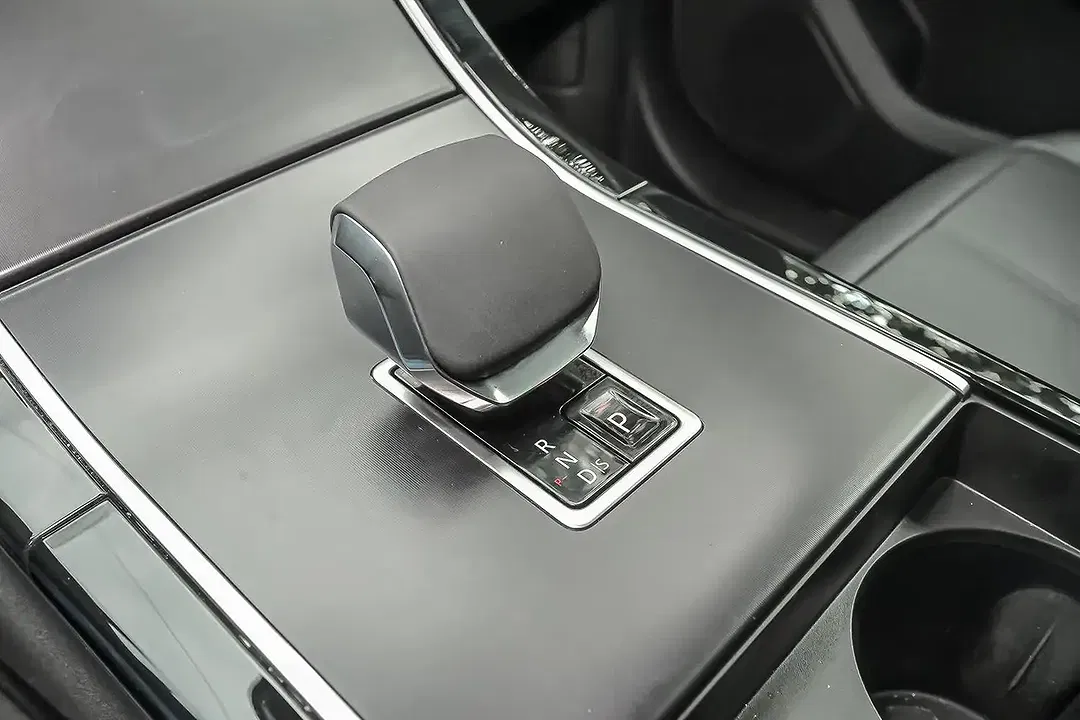 Land Rover Range Rover Velar P400e Dynamic SE - Thumbnail 10