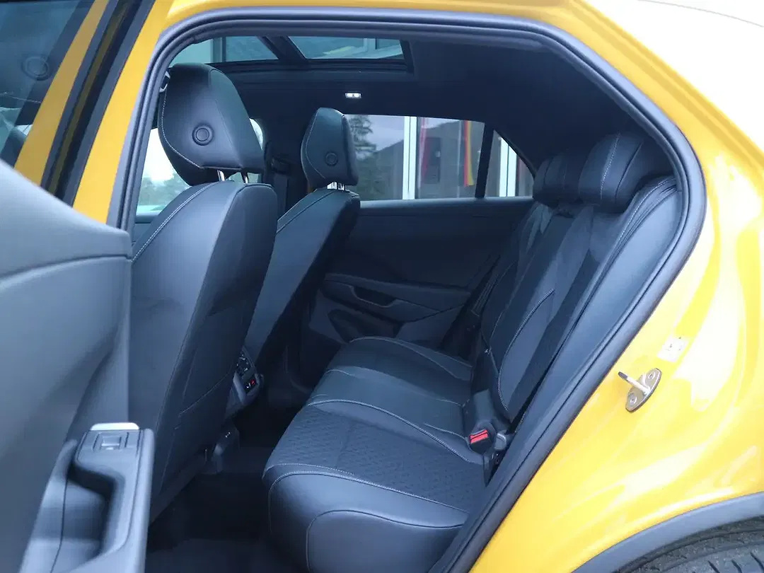 Volkswagen T-Roc 1.5 eTSI DSG R-Line - Thumbnail 5