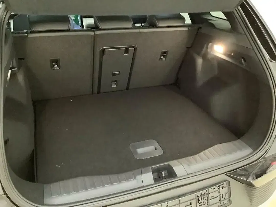 Ford Explorer Premium - Thumbnail 4