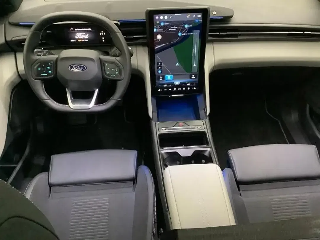 Ford Explorer Premium - Thumbnail 5