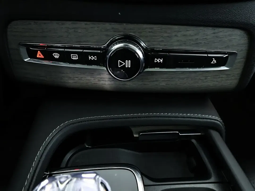 Volvo XC90 T8 PHEV AWD Inscription - Thumbnail 12