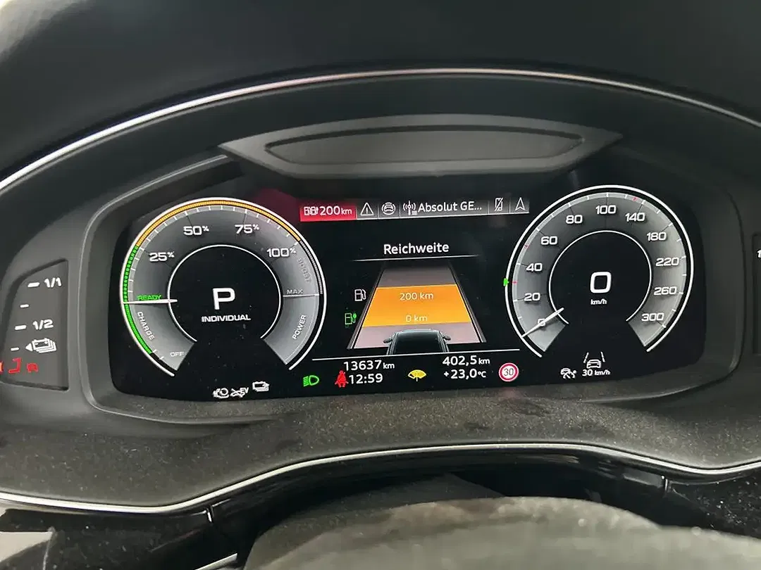 Audi Q8 55 TFSI e Matrix LED S line - Thumbnail 9