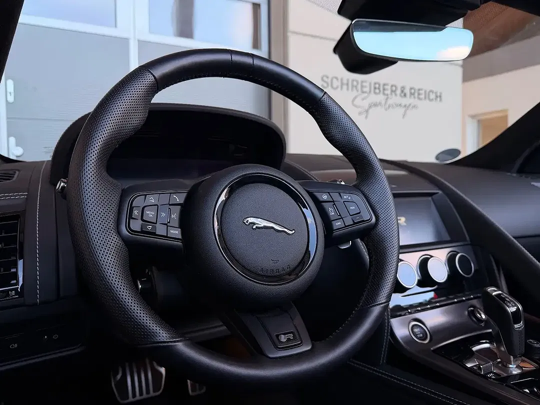 Jaguar F-Type P575 4x4 75 - Thumbnail 13