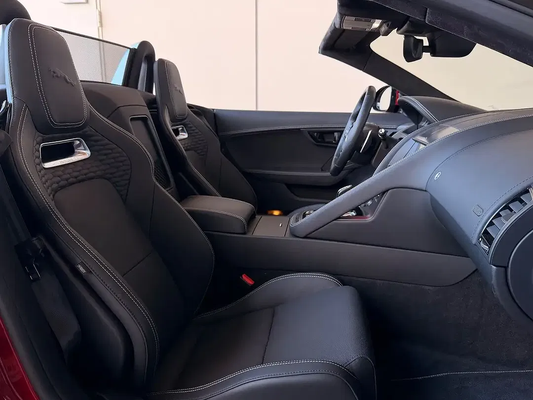 Jaguar F-Type P575 4x4 75 - Thumbnail 9