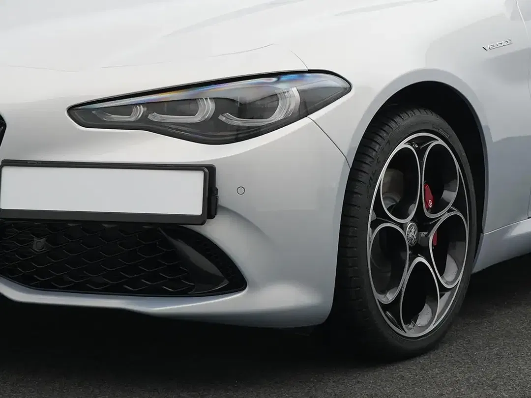 Alfa Romeo Giulia 2.0 Turbo Q4 Veloce - Thumbnail 8