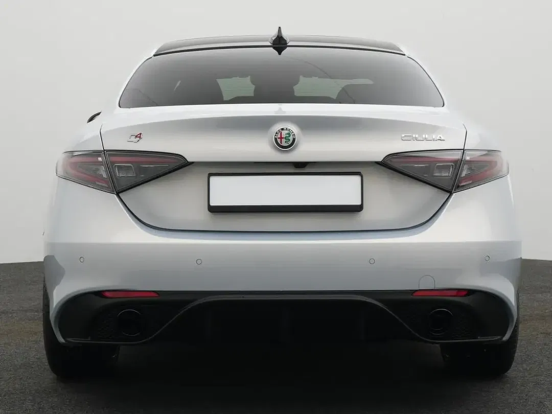 Alfa Romeo Giulia 2.0 Turbo Q4 Veloce - Thumbnail 3