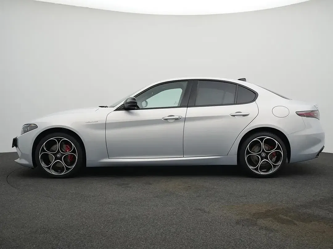 Alfa Romeo Giulia 2.0 Turbo Q4 Veloce - Thumbnail 4