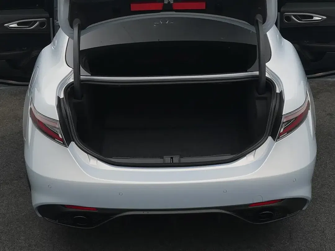 Alfa Romeo Giulia 2.0 Turbo Q4 Veloce - Thumbnail 6