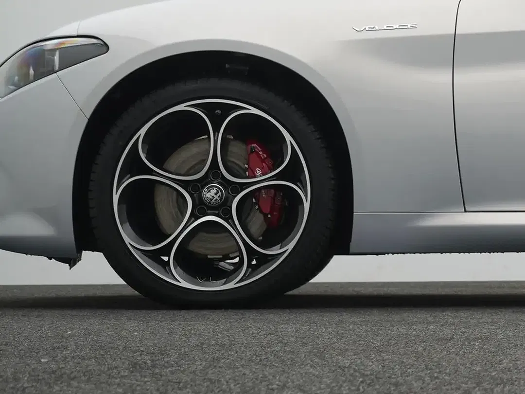 Alfa Romeo Giulia 2.0 Turbo Q4 Veloce - Thumbnail 7