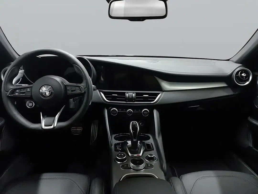 Alfa Romeo Giulia 2.0 Turbo Q4 Veloce - Thumbnail 8