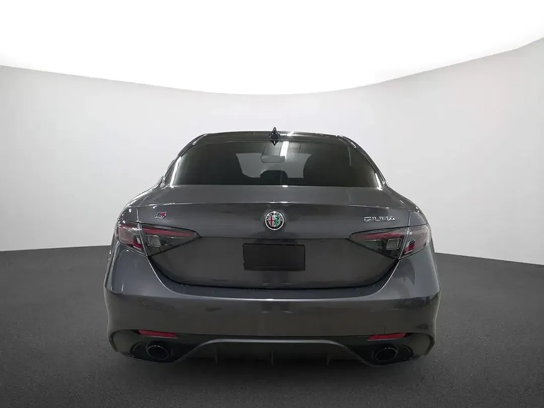 Alfa Romeo Giulia 2.0 Turbo Q4 Veloce - Thumbnail 3