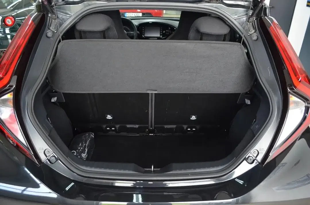 Toyota Aygo X - Thumbnail 9