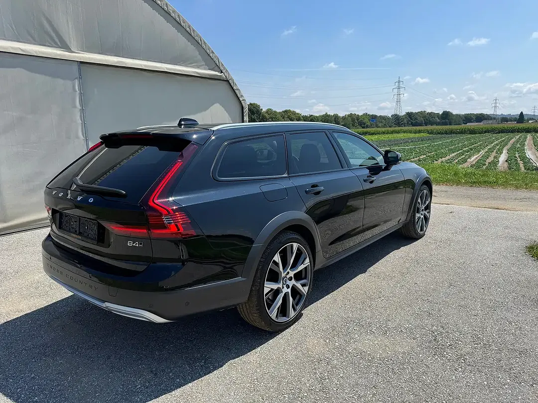 Volvo V90 Cross Country B4 Geartronic AWD Ultimate - Thumbnail 4