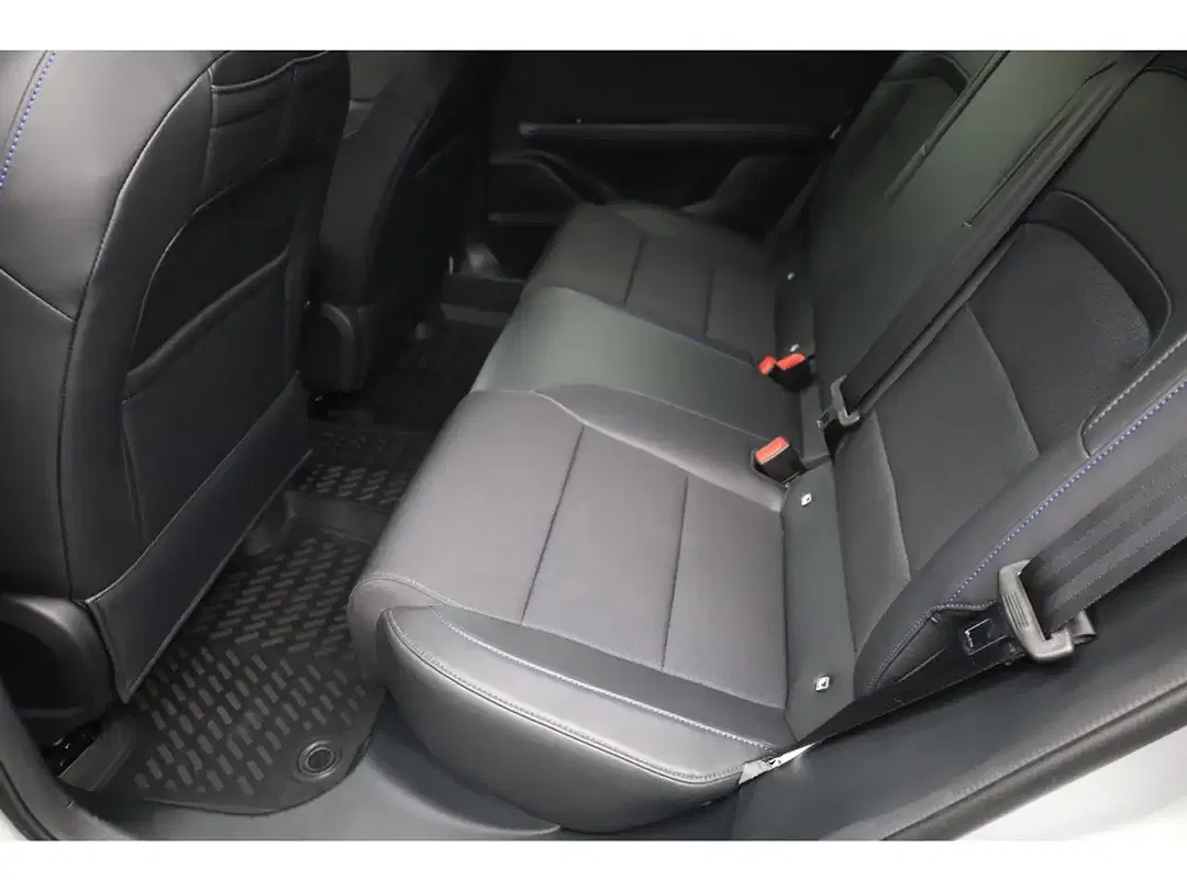 MG MG4 Luxury - Thumbnail 12