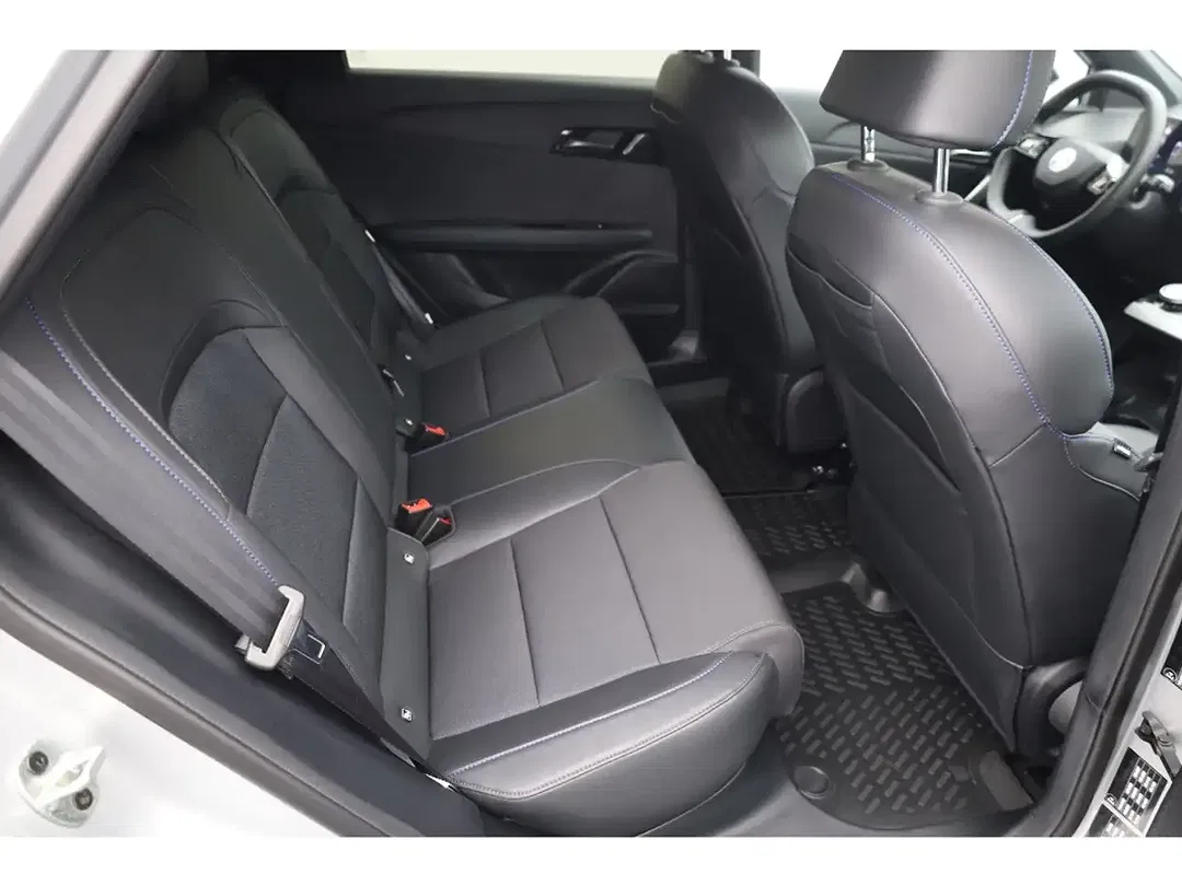 MG MG4 Luxury - Thumbnail 14