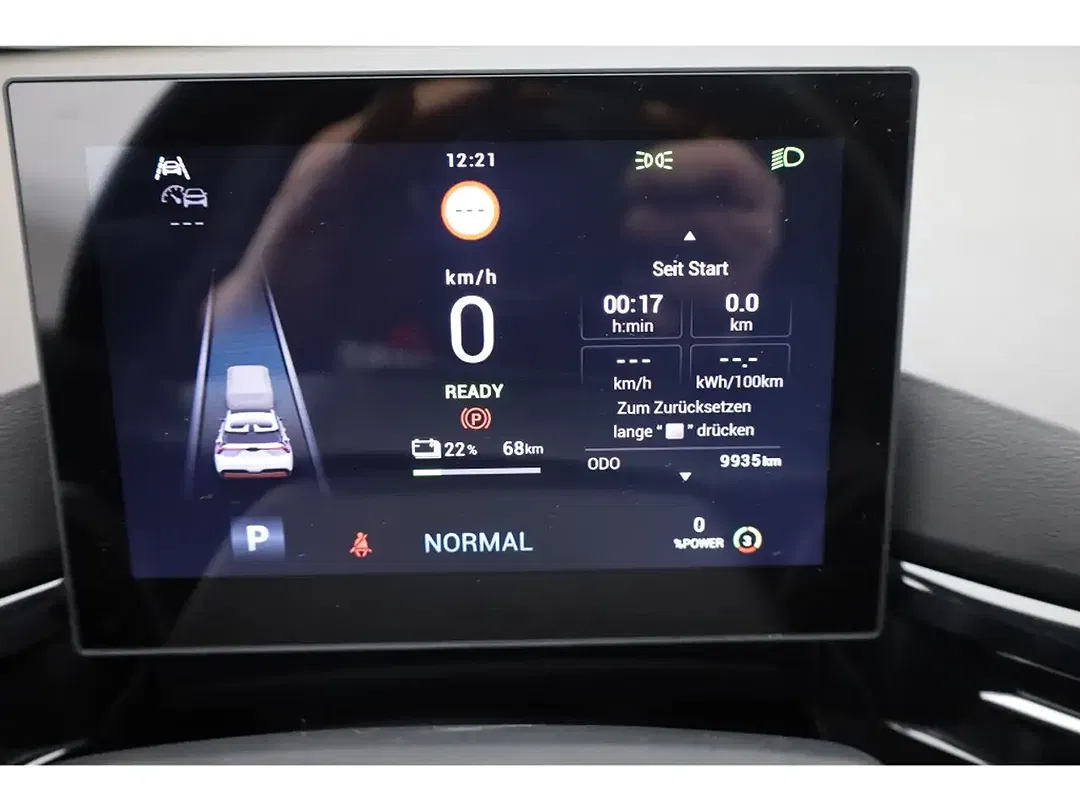 MG MG4 Luxury - Thumbnail 22