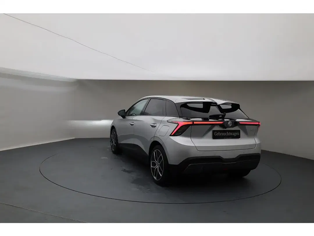 MG MG4 Luxury - Thumbnail 4