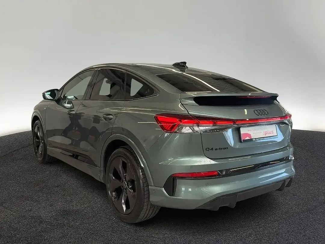 Audi Q4 e-tron quattro - Thumbnail 2