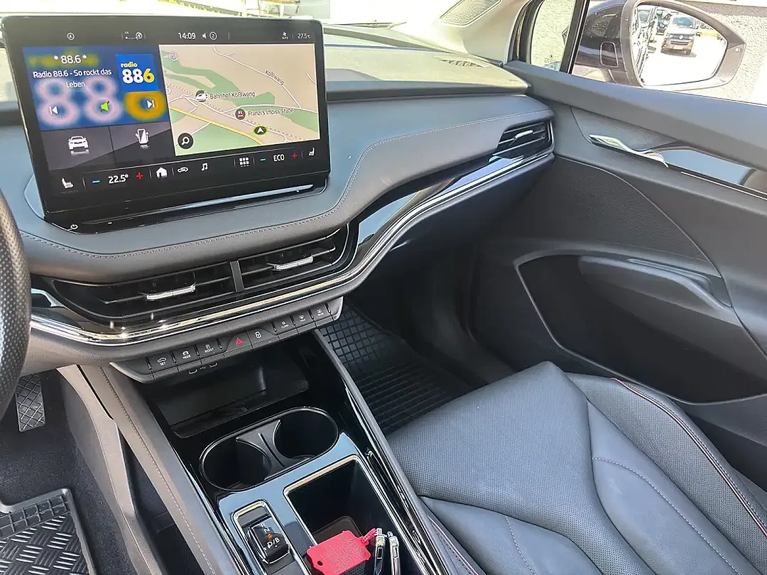 Skoda Enyaq 80 iV Suite - Thumbnail 11