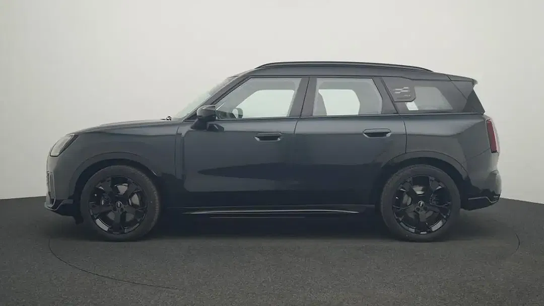 MINI Countryman SE All4 JCW Trim - Thumbnail 2