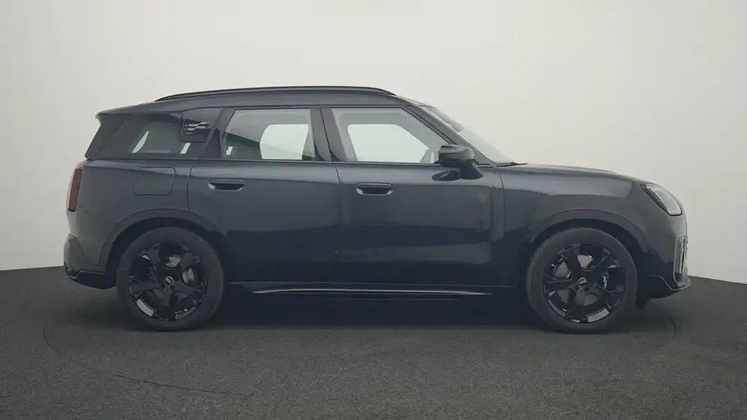 MINI Countryman SE All4 JCW Trim - Thumbnail 3