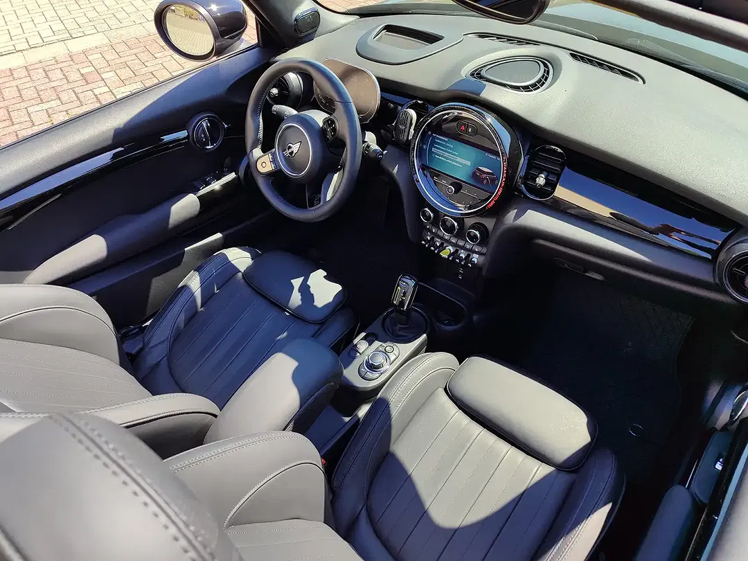 MINI One Cabrio SE Cooper - Thumbnail 14