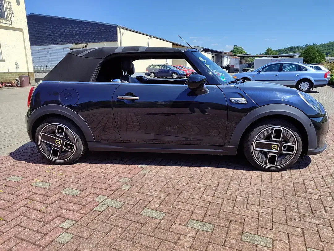 MINI One Cabrio SE Cooper - Thumbnail 6