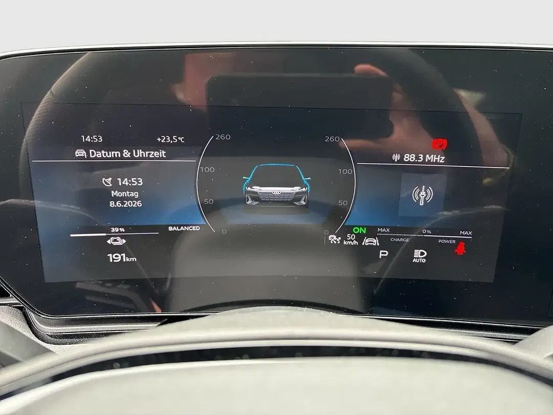 Audi S6 e-tron quattro Avant - Thumbnail 12