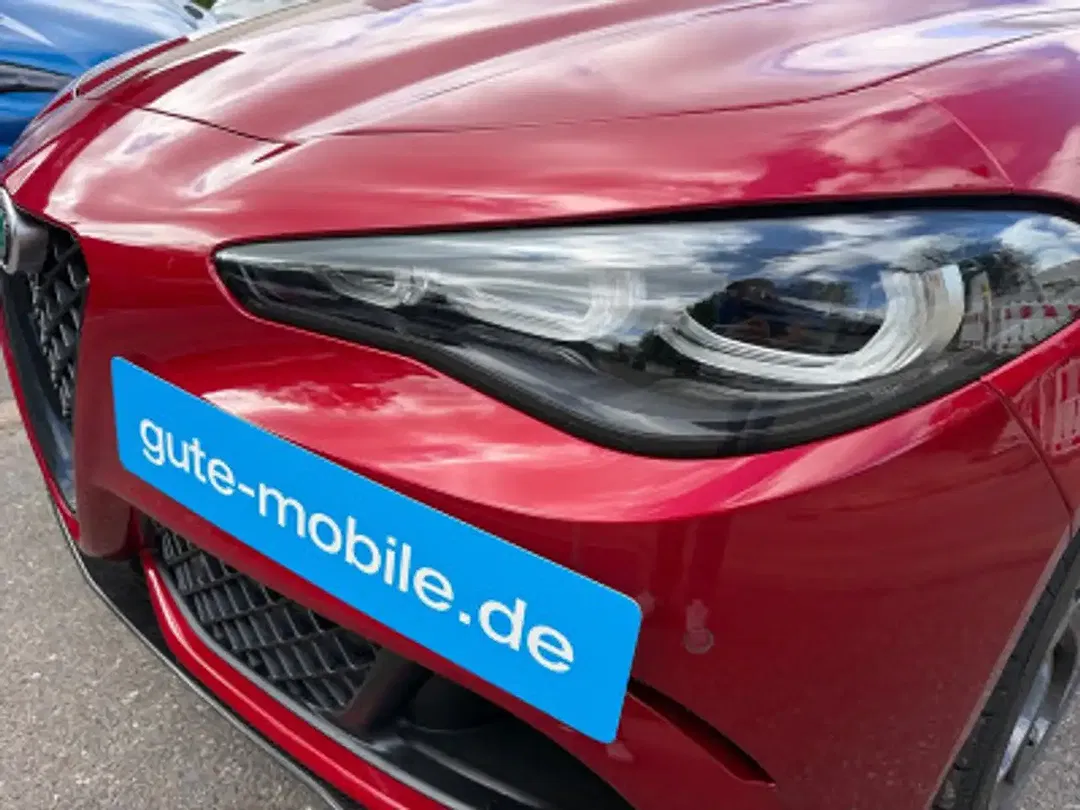 Alfa Romeo Giulia Quadrifoglio - Thumbnail 10