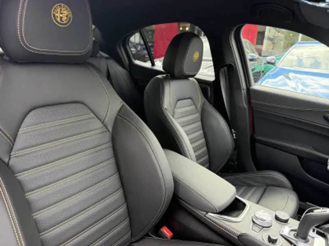 Alfa Romeo Giulia Quadrifoglio - Thumbnail 24
