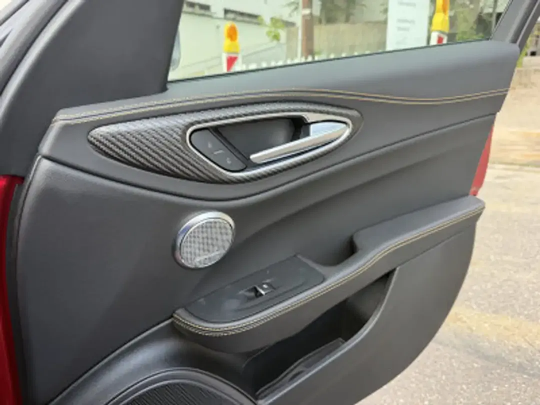 Alfa Romeo Giulia Quadrifoglio - Thumbnail 25