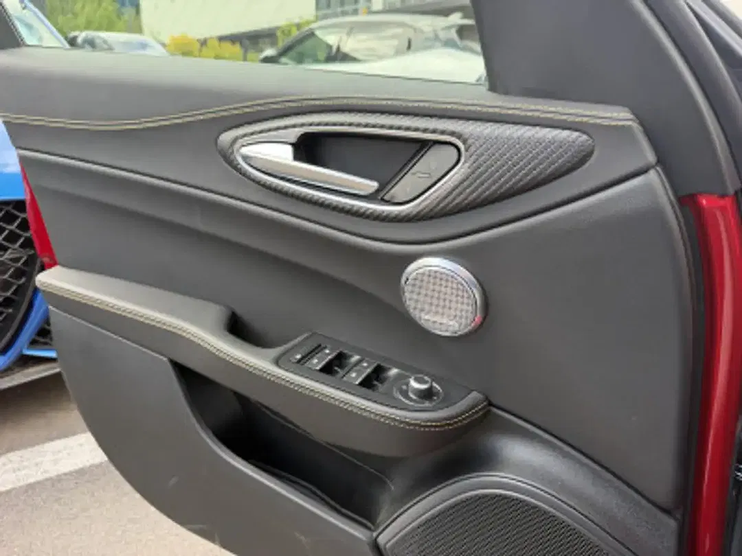 Alfa Romeo Giulia Quadrifoglio - foto 26