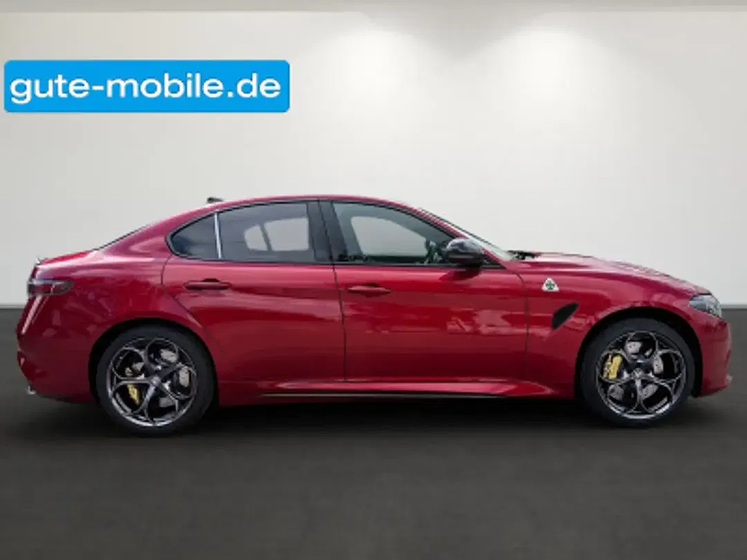Alfa Romeo Giulia Quadrifoglio - Thumbnail 4